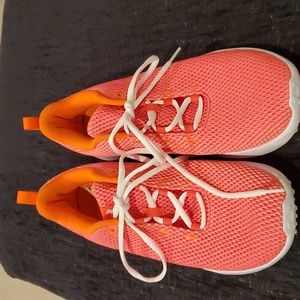 172 Under Armor Sneakers